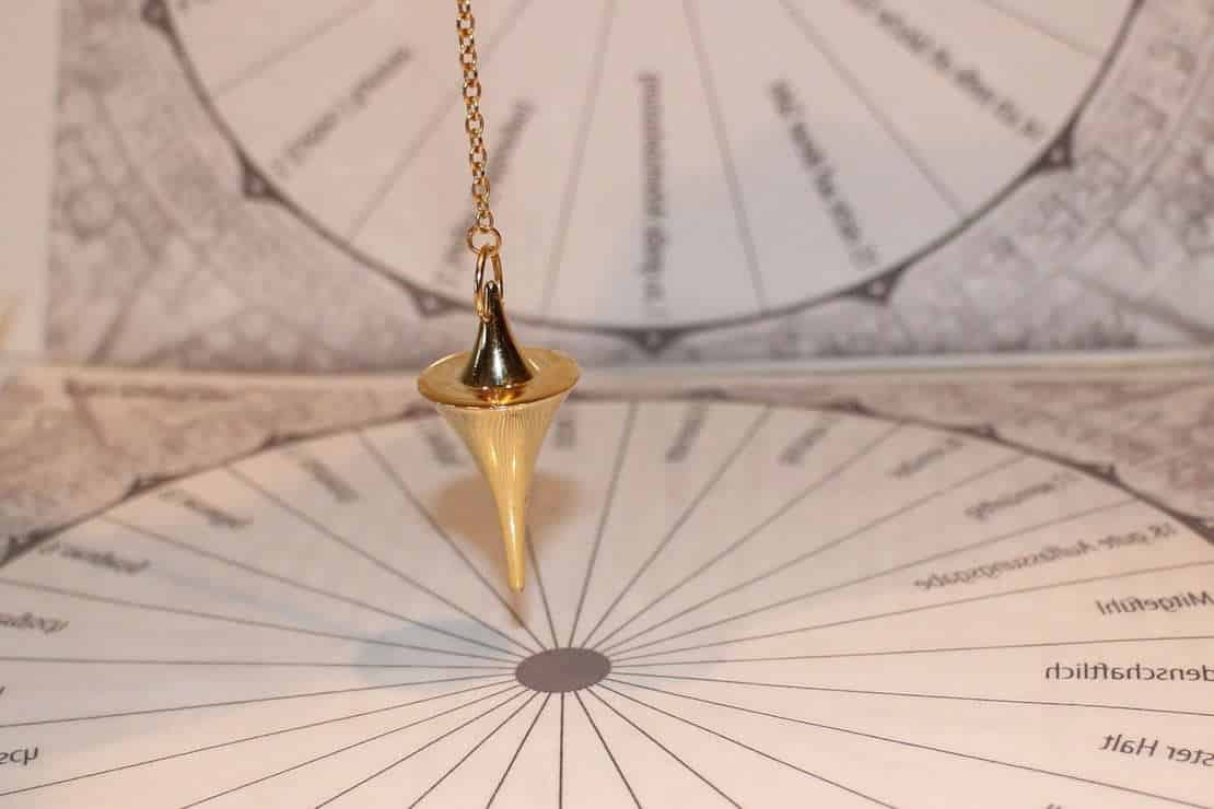 Pendule avec la voyance en ligne - PREDiVi